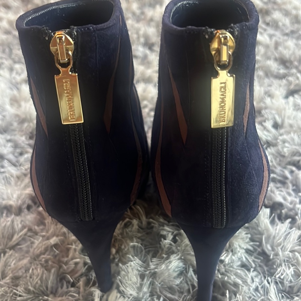 Blue and brown suede Bruno Magli ankle boots size 7.5